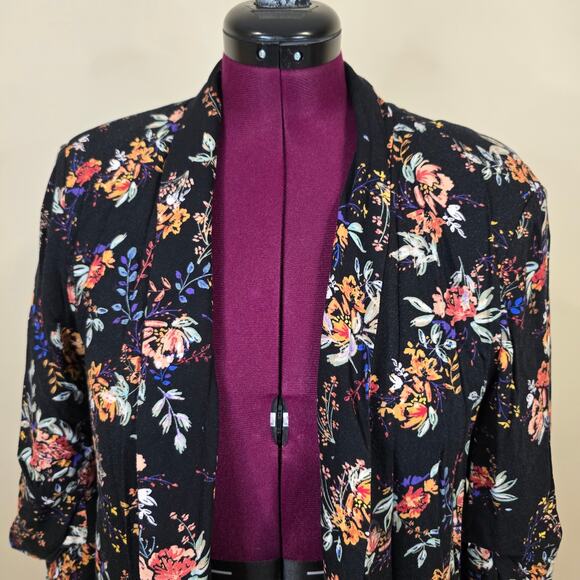 Women's Democracy Black Floral 3/4 Sleeve Open Front Blazer | Size Small - Picture 4 of 11